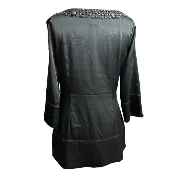 BCBG SATIN TOP WITH SIMULATED STONEWORK AT THE COLLAR / NWT / Size XS ﻿ - Picture 3 of 6
